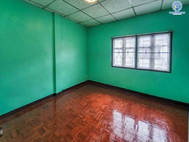 *****ทาวน์เฮ้าส์มือสองย่านนนทบุรี ม.ปิยวรารมย์3 บ้านกล้วย-ไทรน้อย เนื้อที่ 16 ตร.ว. ฟังก์ชัน 3 ห้องนอน 2 ห้องน้ำ 1 ที่จอดรถ บนทำเลเดินทางสะดวก เชื่อมต่อหลายเส้นทาง ใกล้รถไฟฟ้าสายสีม่วง "สถานีคลองบางไผ่" และจุดขึ้นรถตู้ ห้ามพลาด!